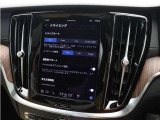 プラグインハイブリッドシステムは、各ドライブモードに応じて電気モーターとガソリンエンジンを協調制御します。