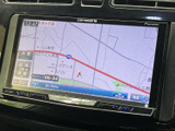 目的地設定がスムーズに行えるナビゲーションシステムを搭載。鮮明な画面でルート確認も容易で、安心してドライブをお楽しみいただけます。