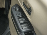 ◆パワーウィンドウスイッチ◆運転席から全席の窓の開閉操作を行うことが出来いつでも換気ができます!