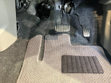 ダイハツディーラーでは「ダイハツ認定U-CAR」という基準を設け、車選びに詳しくないお客様でも「安心して選べる」をご提供しています。