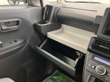 より多くの一般の方へ車を届けれればと思っておりますので同業者様への販売は極力控えさせて頂いております。ご了承下さい。