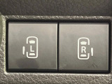【両側パワースライドドア】スマートキーや運転席のスイッチで後席両側スライドドアの開閉が可能♪電動だから力を入れてドアを開ける必要が無く、小さなお子様でも簡単に開け閉めでき快適です♪