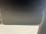 バニティミラー装備。