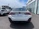 ご納車前には、BMWを熟知したメカニックによる100項目の点検・整備を行います。不具合箇所、交換時期に達している部品に関しましては、全て当社負担で交換してからのご納車となります。