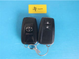 キーを取り出さずにドアを施錠&解錠。車の始動も可能です。