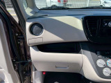 お車の状態は内外装共にとても綺麗な状態を保っておりますので私共でも自信を持ってお薦め出来る1台です!!同年式のお車と比べますと、大事にお乗りだった事を実感して頂けるはずです♪