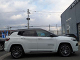 JEEPらしいシンプルなボディーラインがかっこいい!