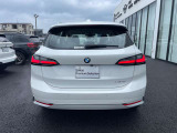 ご納車前には、BMWを熟知したメカニックによる100項目の点検・整備を行います。不具合箇所、交換時期に達している部品に関しましては、全て当社負担で交換してからのご納車となります。