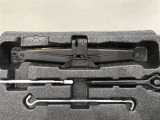 タイヤジャッキ装備しています。