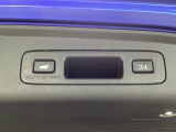 荷物を置いてクルマから離れると自動で閉じる「予約クローズ機能」が付いたパワーテールゲート。