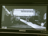 停車時に映像を楽しめるエンターテイメント機能。お子様連れのお出かけの際にも、後部座席で快適な時間を提供します。