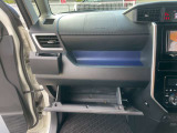 お車の状態は内外装共にとても綺麗な状態を保っておりますので私共でも自信を持ってお薦め出来る1台です!!同年式のお車と比べますと、大事にお乗りだった事を実感して頂けるはずです♪