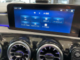 車両は屋内展示しておりますので天候に関係なくごゆっくりコンディションご確認頂けます。車両を倉庫へ保管している場合が御座いますのでご来店前に在庫確認頂けると幸いです。TEL072-784-8800