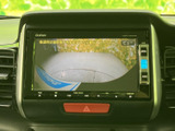 駐車時や後退時の安全をサポートするバックモニターを搭載。後方視界を確保し、スムーズな運転をアシストします。