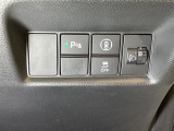 衝突の回避、軽減を図るホンダセンシングとVSA(車両挙動安定化制御システム)で走る・曲がる・止まるの全領域で安定性を確保するためのシステム装備。安心です。
