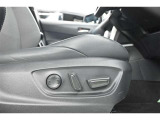 パワーシート搭載。微妙な調整が手軽にでき、ぴったりのポジションで運転することが可能です。