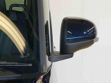 便利な電動格納ミラー付きです