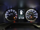 速度に加え、さまざまな車両情報を確認できるメーターです。