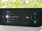 先進のナビゲーションシステムが、快適なドライブをサポートします。目的地までのルートをスムーズに案内し、安全運転を後押しします。