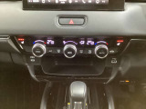 運転席&助手席シートヒーター付きです。