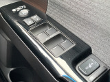 パワーウィンドウです!運転席でラクラク操作!運転席以外からの開閉を防ぐボタンもあるのでお子さんやワンちゃんが開けてしまう心配もございません!