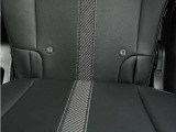 ◆ISOFIX◆シートベルトいらずでチャイルドシートと固定金具を連結するだけでガッチリ固定できます。