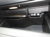 《ETC2.0車載器》高速道路上に設定されているITSスポットからドライブに役立つ情報が取得できます。