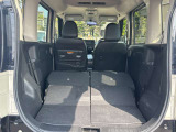 積載性が広がるシートアレンジ。倒し方や可動域、荷室の広がりが分かり、使い道を想像できます。