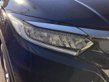 LEDヘッドライト(右側)です