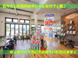 広々店内はカフェ風の待合室です♪