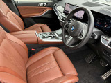 長時間の運転でも疲れにくく、オーナー様の事だけを考えて作成したBMWならではのとっておきのシートです。