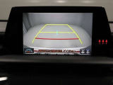 バックモニター装着車は後退時の強い味方です♪車庫入れや縦列駐車の際、後退操作の参考になるガイドラインをナビ画面に表示します。