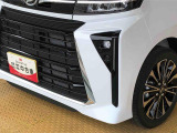 死角になりやすい左右方向の障害物をブザーで知らせてくれるコーナーセンサー搭載