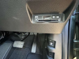 【ETC】有料道路を利用する際に料金所で停止することなく通過できるETC車載器が装備されております。セットアップを行うことでご利用可能となります。