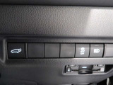 パワーバックドアの操作が運転席から行う事が出来とても便利です!