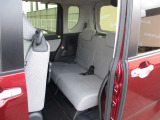 4WDを中心に大きな展示場に幅広い車種を展示しております。ゆっくりと色々な車種をご覧になりお客様の1台をお選びください。敷地内での試乗も出来ますのでお気軽にお声かけ下さい。