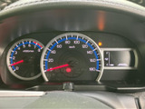 運転に必要な情報を一目で確認できる、見やすいメーターです。スタイリッシュなデザインも魅力です。