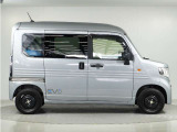 ◆車線維持支援システム(LKAS)◆システムが車線を検知し車が車線の中央付近を維持して走行するようにステアリング操作を支援します。