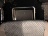 収納ボックスがついており便利に使用出来ます。