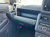 届出済未使用車を一人でも多くの方に提供できるよう専門スタッフがしっかりと説明し、相談にのらせていただきます。