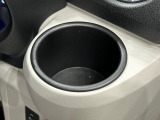 運転席側掘り込み式インパネカップホルダー