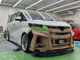 現車合わせにて職人が丁寧に造形を行って高いフィッティングのエアロを制作しております。また最新の#Dスキャンシステムも導入しています。