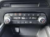 オートエアコン装備で、温度設定のみをしていただければ、快適な室内空間になります!