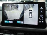 ◆マルチビューカメラシステム◆運転席から見づらい前後左右を、ナビ画面の映像で確認。見通しの悪い交差点や狭い道でのすれ違い、駐車などをサポートします。