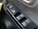 パワーウィンドウです!運転席でラクラク操作!運転席以外からの開閉を防ぐボタンもあるのでお子さんやワンちゃんが開けてしまう心配もございません!