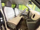 運転席シート廻りは使用感も少なく、良好な状態となっています。丁寧に使われていたことがよくわかりますね。
