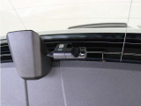 スーパーナイトビジョン2.0をリアカメラにも搭載。夜間走行や暗い駐車場などの低照度環境でも鮮明な映像で録画することができます。スマートフォンとPCで映像を確認できます。安心の純正品です。