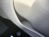 運転席、助手席のドアにもドリンクホルダーがございます(^O^)