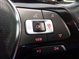 マルチファンクションステアリング、オーディオ機能などステアリングから手を離さずに操作でき、快適なドライビングをサポートします。音声操作機能付き!