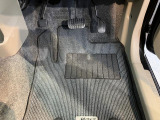 ダイハツディーラーでは「ダイハツ認定U-CAR」という基準を設け、車選びに詳しくないお客様でも「安心して選べる」をご提供しています。